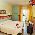 Hotel Plaza Con Piscina Cattolica