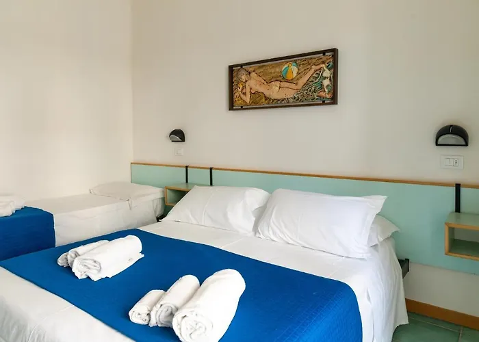 Plaza Con Piscina Cattolica