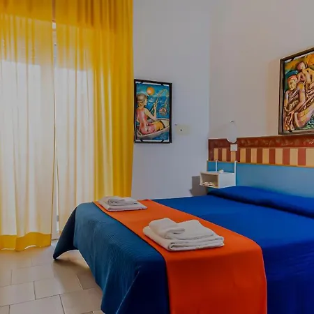 Hotel Plaza Con Piscina Cattolica