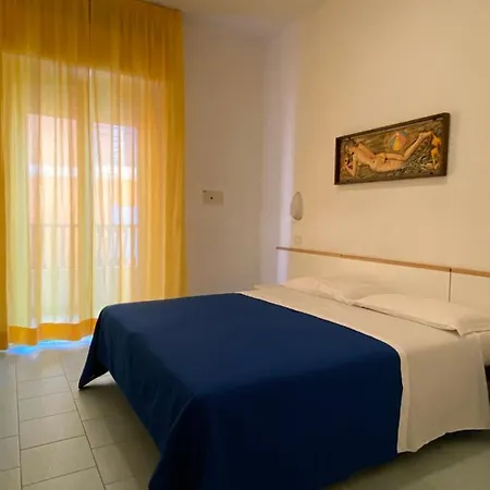 Plaza Con Piscina 3* Cattolica