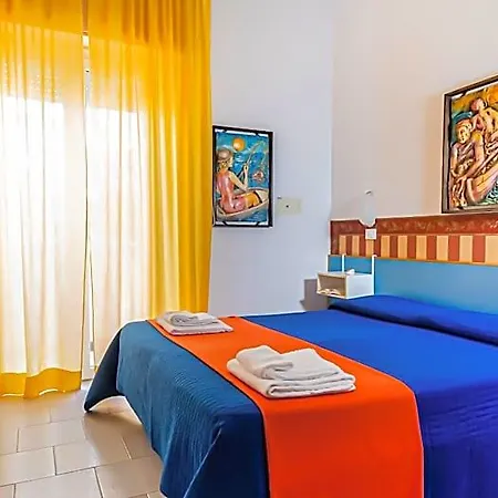 Hotel Plaza Con Piscina Cattolica