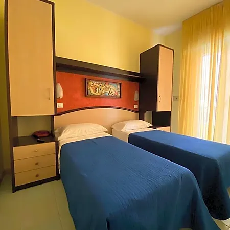 Plaza Con Piscina Hotel Cattolica