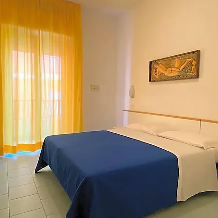 Plaza Con Piscina Hotel Cattolica