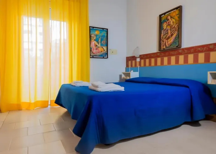 호텔 Plaza Con Piscina